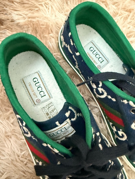 Gucci Navy GG Canvas Low-Top Sneakers with Green Trim and Red Web Stripe - Picture 3 of 6